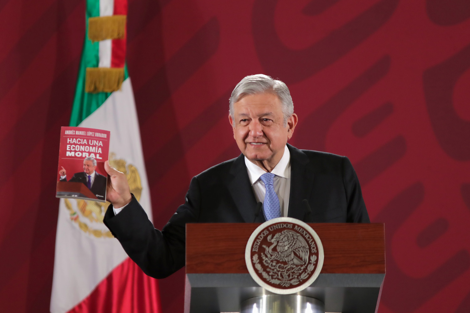 Presidente AMLO presenta libro 'Hacia una economía moral', alternativa al  modelo neoliberal – AMLO