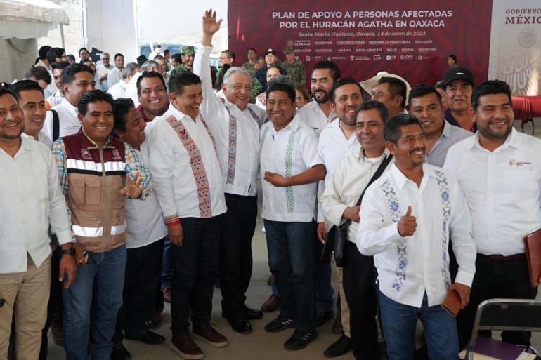 2023-01-14 Presidente AMLO - Plan de apoyo a población afectada por huracan Agatha - Oaxaca - Foto 01