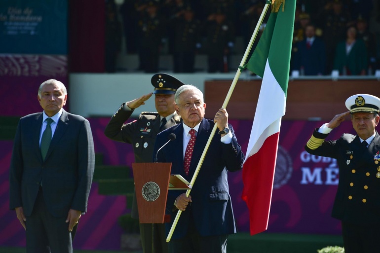 2023-02-24 Presidente AMLO - Dia de la Bandera - Ciudad de Mexico - Foto 1