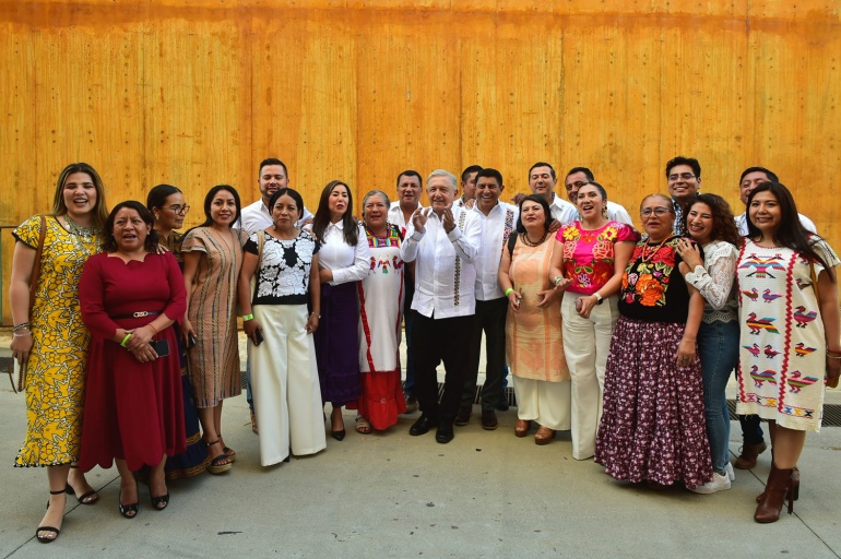 2023-03-20 Presidente AMLO - Reunion Bienestar - Oaxaca - Foto 1
