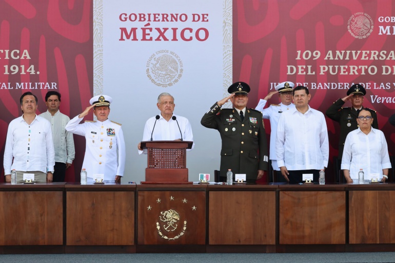 2023-04-21 Presidente AMLO - 109 Aniversario de la Defensa Patriotica del Puerto de Veracruz - Foto 11