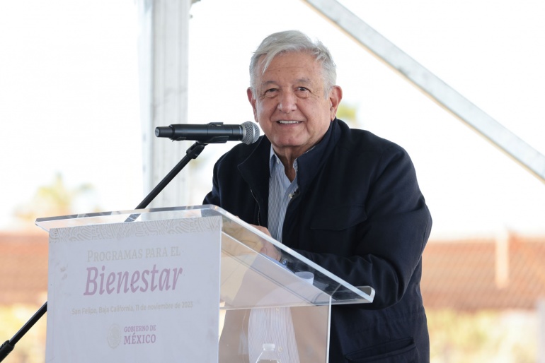 2023-11-11 Presidente AMLO - Programas para el Bienestar - San Felipe - Baja California - Foto 07