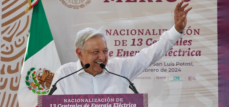 2024-02-27 Presidente AMLO - Nacionalizacion de 13 centrales de energia electrica - Tamazunchale - Foto 10